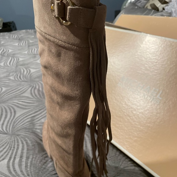 Michael Kors Rhea Flat Boots NWOT - Picture 5 of 11